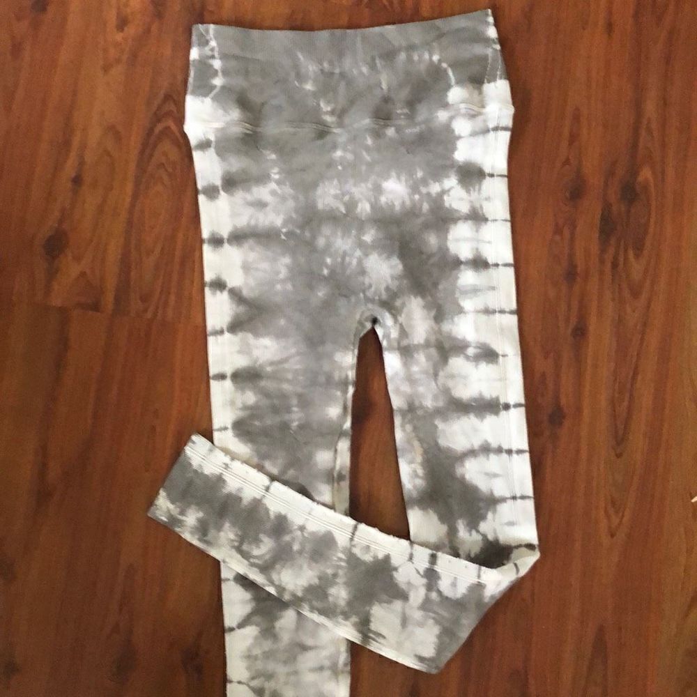Te Verde Gray and white tie dye seamless leggings size S fitness exercise pants